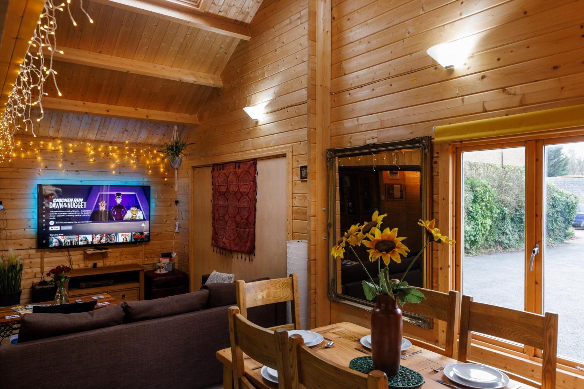 Spacious Cabin Evcharger And Free Parking Near Cambridge Εξωτερικό φωτογραφία